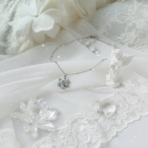 Diamond Petals Semi-Choker Necklace - Silver (VIVIZ Eunha Necklace)