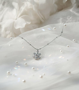 Diamond Petals Semi-Choker Necklace - Silver (VIVIZ Eunha Necklace)
