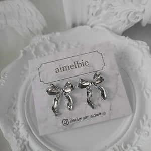 [ILLIT Iroha, NMIXX Haewon Earrings] Ballerina Ribbon Earrings - Silver
