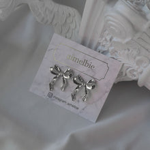 Load image into Gallery viewer, [ILLIT Iroha, NMIXX Haewon Earrings] Ballerina Ribbon Earrings - Silver