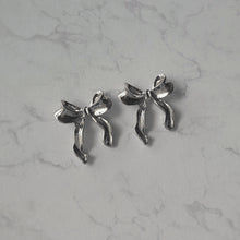 Load image into Gallery viewer, [ILLIT Iroha, NMIXX Haewon Earrings] Ballerina Ribbon Earrings - Silver