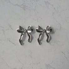 Load image into Gallery viewer, [ILLIT Iroha, NMIXX Haewon Earrings] Ballerina Ribbon Earrings - Silver