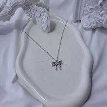 Load image into Gallery viewer, Melting Ribbon Rhinestone Chain Choker Layered Necklace