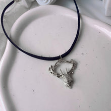 Load image into Gallery viewer, [ITZY Chaeryeong Necklace] Raindeer Choker Necklace - Silver Color