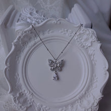 Load image into Gallery viewer, [IDLE Shuhua Necklace] Crystal Butterfly Serenade Collarbone Necklace