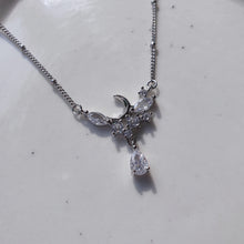 Load image into Gallery viewer, [fromis_9 Baek Jiheon Necklace] Moonlight Teardrops Semi Choker Necklace