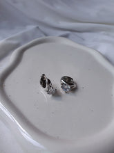Load image into Gallery viewer, [Hearts2Hearts Ian Earrings] Diamond Ring Huggies Earrings - Silver Color