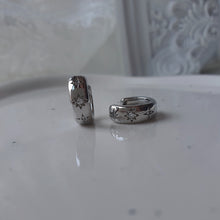 Load image into Gallery viewer, Tarot Star Huggies Earrings - Simple Ring Version (Silver Color)