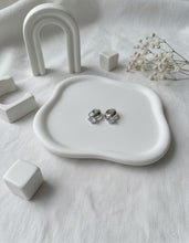 Load image into Gallery viewer, [Hearts2Hearts Ian Earrings] Diamond Ring Huggies Earrings - Silver Color