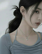 Load image into Gallery viewer, [NMIXX Sullyoon Necklace] Melting Metalic Heart Semi Choker Necklace