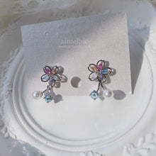 Load image into Gallery viewer, Charming Jewel Flower Earrings