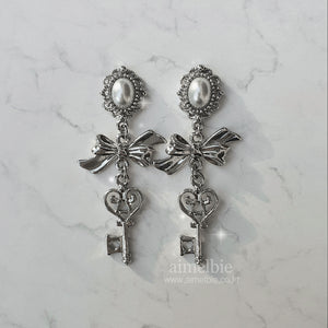 [STAYC Seeun Earrings] Antique Lovely Key Earrings - Silver