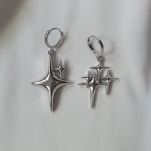 Load image into Gallery viewer, [Aespa Karina Earrings] Sparkle Sparkle Huggies Earrings