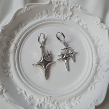 Load image into Gallery viewer, [Aespa Karina Earrings] Sparkle Sparkle Huggies Earrings