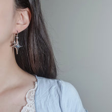 Load image into Gallery viewer, [Aespa Karina Earrings] Sparkle Sparkle Huggies Earrings