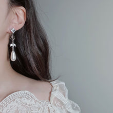 Load image into Gallery viewer, Diamond Floral Princess Earrings - Silver ver. (Jessica Earrings)