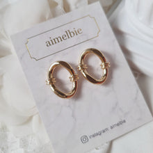 Load image into Gallery viewer, Knotted Oval Ring Earrings - Gold