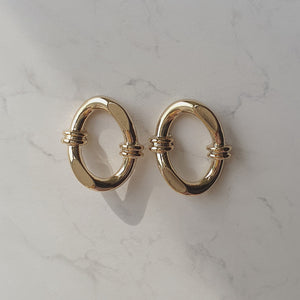 Knotted Oval Ring Earrings - Gold