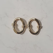 Load image into Gallery viewer, Knotted Oval Ring Earrings - Gold