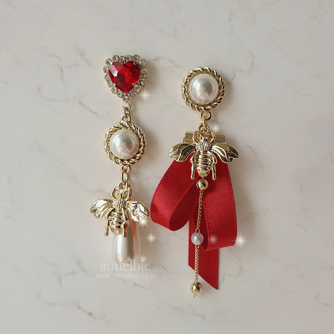 The Royal Red Queen Bee Earrings (KARA Gyuri Earrings)