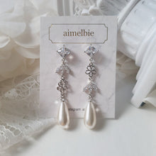 Load image into Gallery viewer, Diamond Floral Princess Earrings - Silver ver.