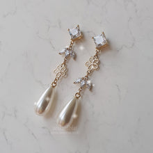 Load image into Gallery viewer, Diamond Floral Princess Earrings - Gold ver. (SNSD Tiffany, Ailee Earrings)