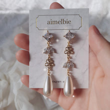 Load image into Gallery viewer, Diamond Floral Princess Earrings - Gold ver. (SNSD Tiffany, Ailee Earrings)