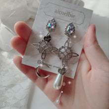 Load image into Gallery viewer, Princess of the Dreamy Galaxy Earrings
