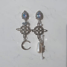 Load image into Gallery viewer, Princess of the Dreamy Galaxy Earrings