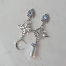 Load image into Gallery viewer, Princess of the Dreamy Galaxy Earrings