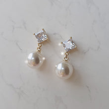 Load image into Gallery viewer, Diamond Pearl Earrings - Gold