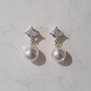Diamond Pearl Earrings - Gold