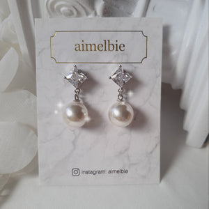 Diamond Pearl Earrings - Silver (Weeekly Jihan Earrings)