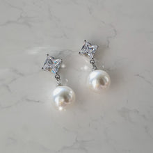 Load image into Gallery viewer, Diamond Pearl Earrings - Silver (Weeekly Jihan Earrings)