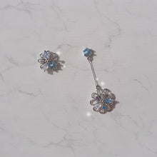 Load image into Gallery viewer, Pure Blue Flowers Earrings