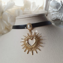 Load image into Gallery viewer, Heart Supernova Leather Choker - Gold ver.