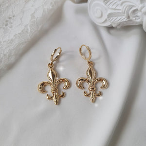 Fleur-De-Lis Huggies Earrings - Gold