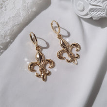 Load image into Gallery viewer, Fleur-De-Lis Huggies Earrings - Gold