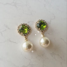 Load image into Gallery viewer, Cushion Square and Pearl Earrings - Olivine