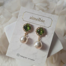 Load image into Gallery viewer, Cushion Square and Pearl Earrings - Olivine