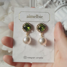 Load image into Gallery viewer, Cushion Square and Pearl Earrings - Olivine