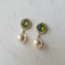 Load image into Gallery viewer, Cushion Square and Pearl Earrings - Olivine