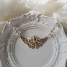 Load image into Gallery viewer, Baroque Angel Pearl Choker Necklace - Gold