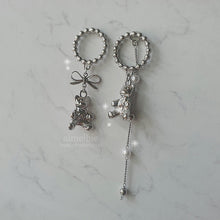 Load image into Gallery viewer, [IVE Liz Earrings] You are my Teddy bear Earrings - Silver ver.