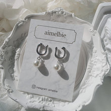 Load image into Gallery viewer, Horse Shoe and Pearl Earrings (Small) - Silver (Kep1er Yujin Earrings)