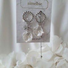 Load image into Gallery viewer, White Shell Ribbon Princess Earrings (H1-Key Hwiseo Earrings)