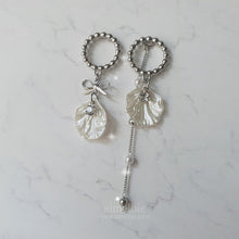 Load image into Gallery viewer, White Shell Ribbon Princess Earrings (H1-Key Hwiseo Earrings)