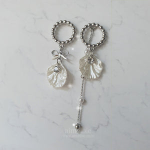 White Shell Ribbon Princess Earrings (H1-Key Hwiseo Earrings)