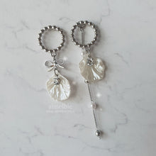 Load image into Gallery viewer, White Shell Ribbon Princess Earrings (H1-Key Hwiseo Earrings)