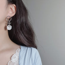 Load image into Gallery viewer, White Shell Ribbon Princess Earrings (H1-Key Hwiseo Earrings)